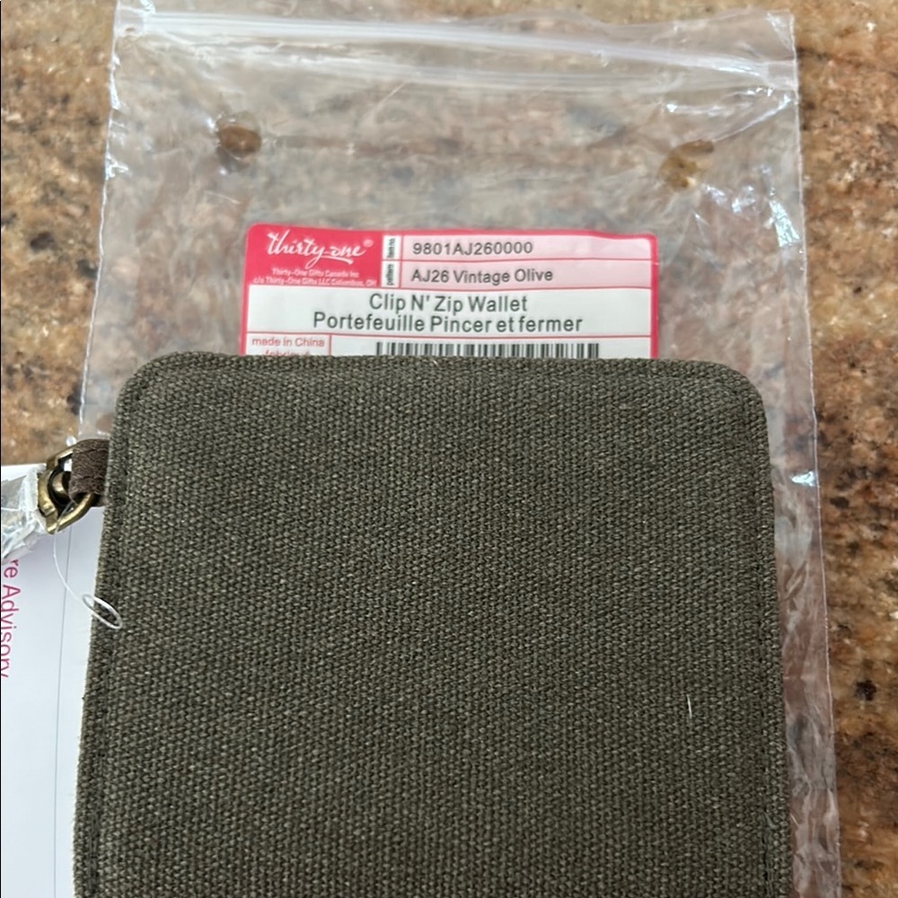 Thirty-One Olive Clip N' Zip Wallet